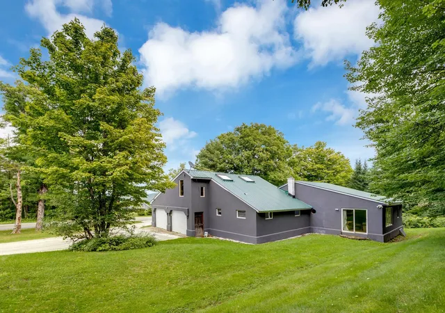 Photo 1 of Single family home for sale at 2679 Healdville Rd, Mount Holly, VT 05730 | MLS# 5106331 | Listing updated on 2026-08-24