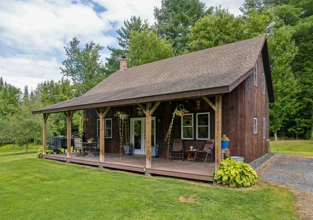Single family home for sale at 278 Coreys Dr, Moretown, VT 05660 | MLS# 5106332