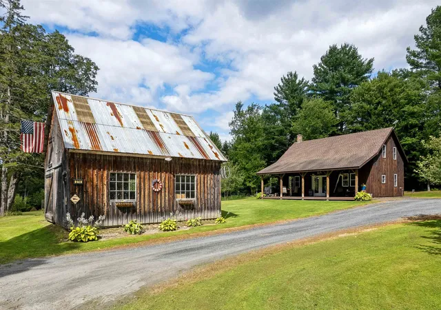 Photo 2 of Single family home for sale at 278 Coreys Dr, Moretown, VT 05660 | MLS# 5106332 | Listing updated on 2026-08-29