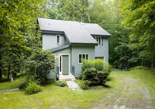 Single family home for sale at 33 Burnt Hill Rd, Winhall, VT 05340 | MLS# 5106334