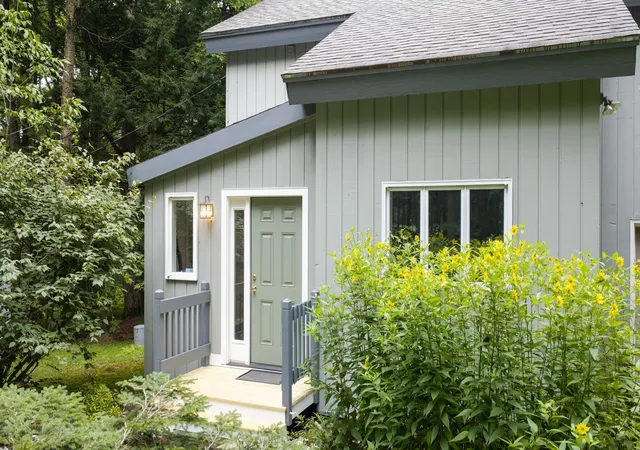 Photo 2 of Single family home for sale at 33 Burnt Hill Rd, Winhall, VT 05340 | MLS# 5106334 | Listing updated on 2026-09-08