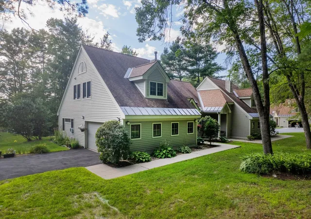 Townhouse for sale at 319 Heritage Hill Pl #40, Rutland Town, VT 05701 | MLS# 5106335