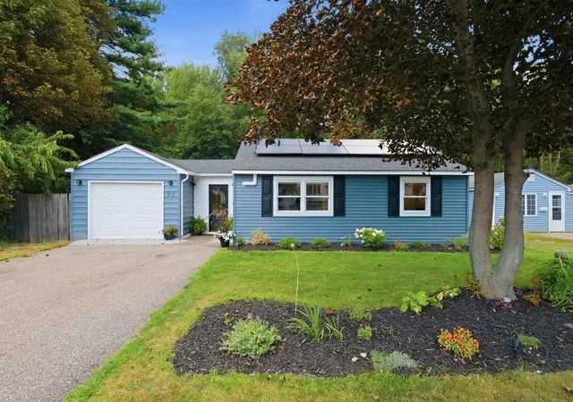 2nd image of 212 Holly Ln, Portsmouth, NH 03801 | MLS# 5106340