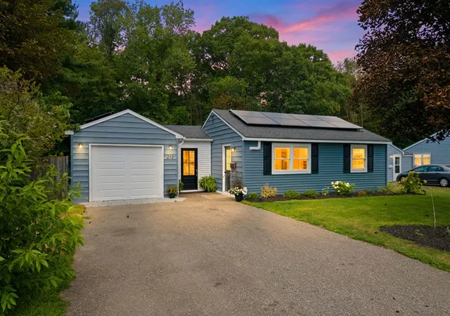 3rd image of 212 Holly Ln, Portsmouth, NH 03801 | MLS# 5106340