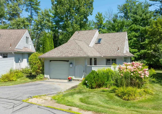 Condo for sale at 1 Cottage Ct, Hartford, VT 05001 | MLS# 5106341