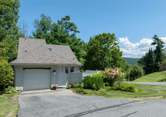 Photo 2 of Condo for sale at 1 Cottage Ct, Hartford, VT 05001 | MLS# 5106341 | Listing updated on 2026-09-11