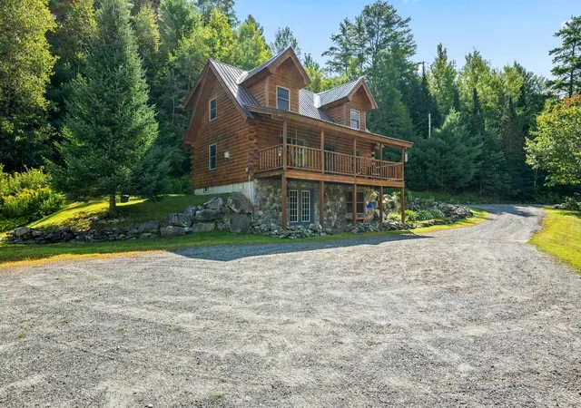 3rd image of 131 Blackberry Ln, Littleton, NH 03561 | MLS# 5106350