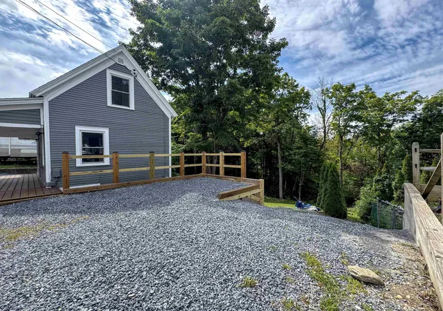 Photo 4 of Single family home for sale at 301 Beech St, Bennington, VT 05201 | MLS# 5106352 | Listing updated on 2026-10-08