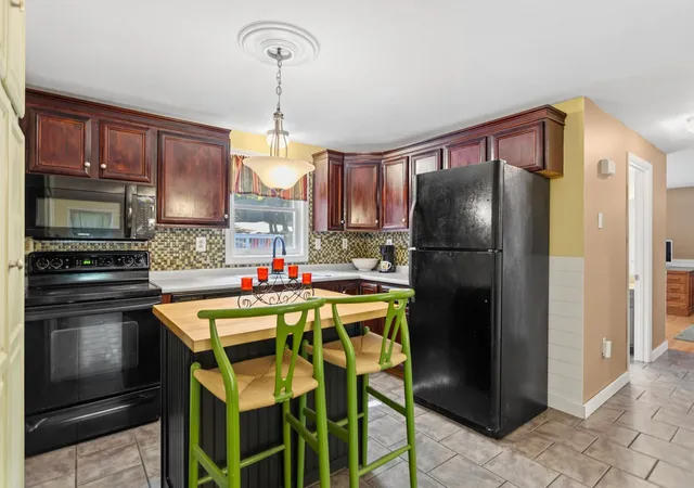 4th image of 70 South Bow Rd, Hooksett, NH 03106 | MLS# 5106354