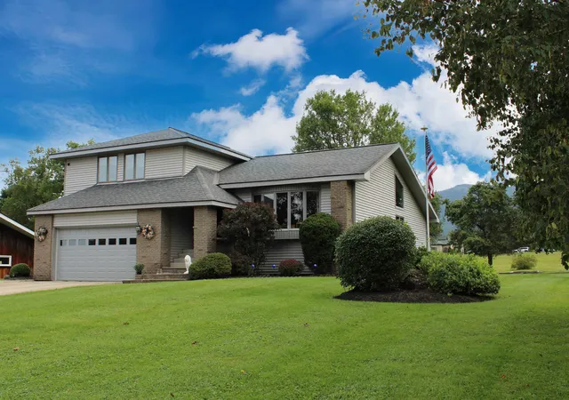 Photo 1 of Single family home for sale at 16 Southern Blvd, Rutland City, VT 05701 | MLS# 5106356 | Listing updated on 2026-09-12