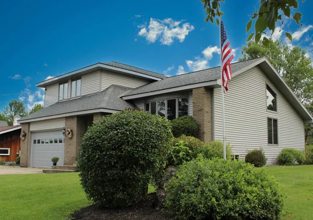 Photo 2 of Single family home for sale at 16 Southern Blvd, Rutland City, VT 05701 | MLS# 5106356 | Listing updated on 2026-09-12