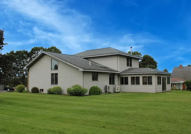 Photo 3 of Single family home for sale at 16 Southern Blvd, Rutland City, VT 05701 | MLS# 5106356 | Listing updated on 2026-09-12