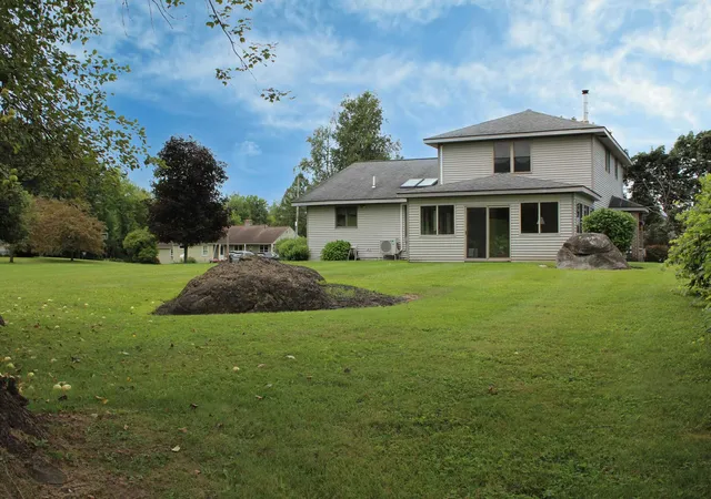 Photo 3 of Single family home for sale at 16 Southern Blvd, Rutland City, VT 05701 | MLS# 5106356 | Listing updated on 2026-09-12