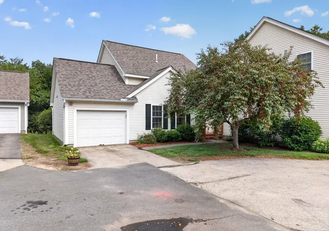 1st image of 11 Echo Shore Dr, Merrimack, NH 03054 | MLS# 5106357