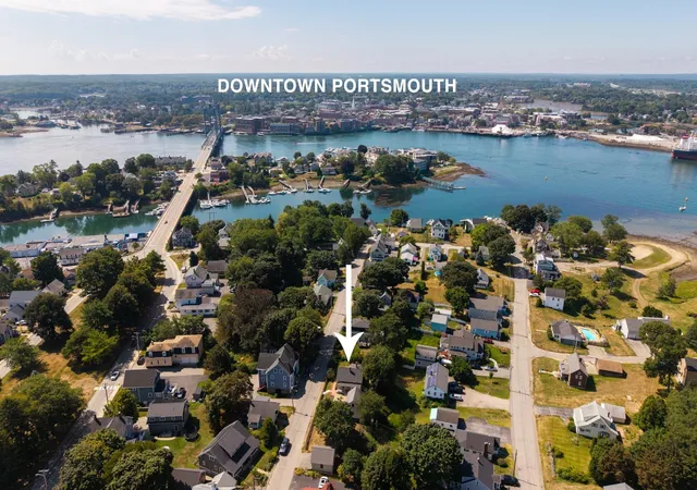 Photo 2 of Sale Pending at 10 Stimson St, Kittery, ME 03904 | MLS# 5106369 | Listing updated on 2026-09-11
