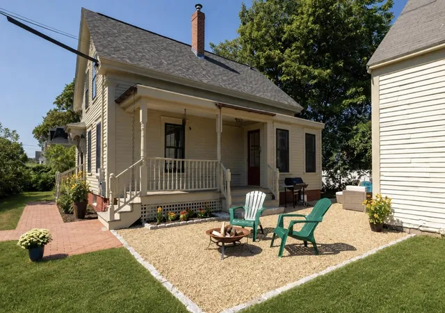 Photo 3 of Sale Pending at 10 Stimson St, Kittery, ME 03904 | MLS# 5106369 | Listing updated on 2026-09-11