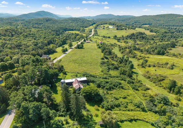 Photo 3 of Sale Pending at 2678 Silver St, Hinesburg, VT 05461 | MLS# 5106372 | Listing updated on 2026-09-02