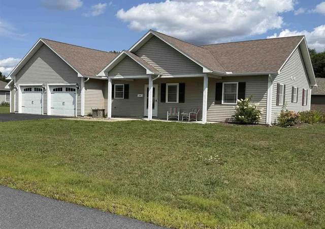 Photo 1 of Single family home for sale at 200 Dashner Cir, Derby, VT 05830 | MLS# 5106379 | Listing updated on 2026-09-11