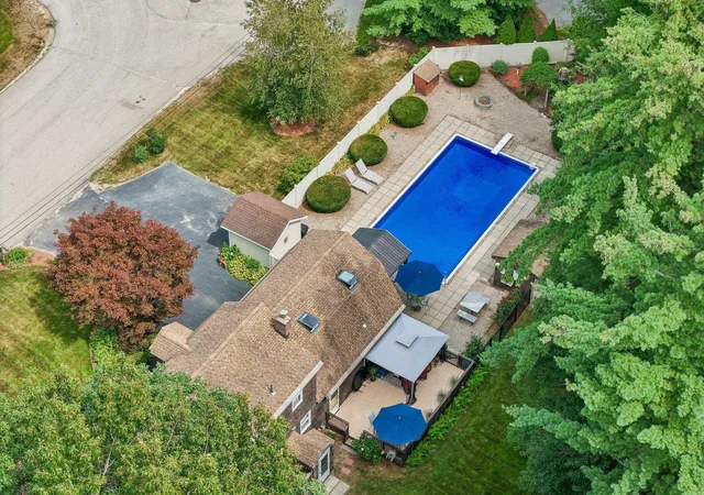 Photo 2 of Sale Pending at 3 Whip Poor Will Dr, Hudson, NH 03051 | MLS# 5106380 | Listing updated on 2026-09-02