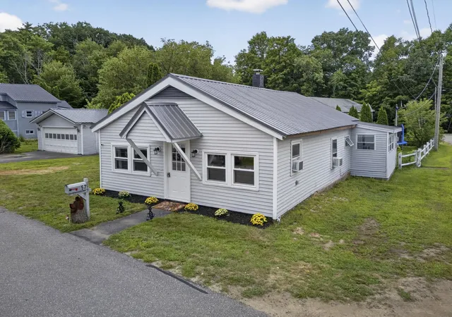 2nd image of 57 Overland St, Laconia, NH 03246 | MLS# 5106408