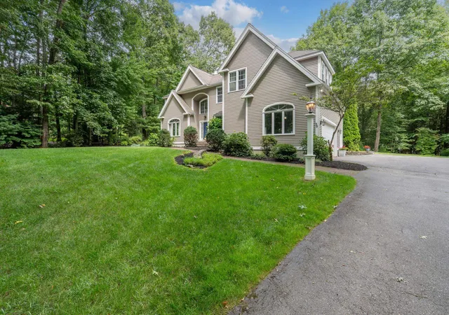Photo 3 of Single family home for sale at 50 Gale Rd, Hampton, NH 03842 | MLS# 5106413 | Listing updated on 2026-09-20