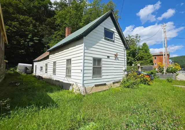 Photo 1 of Single family home for sale at 425 Main St, Cavendish, VT 05153 | MLS# 5106419 | Listing updated on 2026-08-31