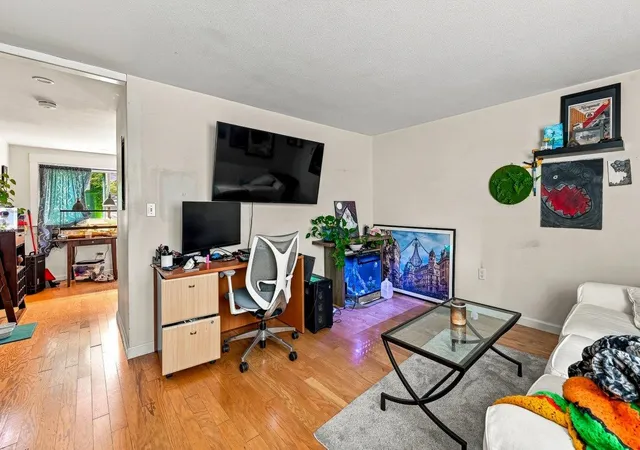 Photo 4 of Townhouse for sale at 777 Middle Rd #6, Portsmouth, NH 03801 | MLS# 5106422 | Listing updated on 2026-08-28