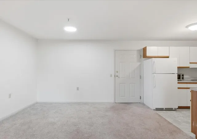 Photo 3 of Condo for sale at 187 Hildred Dr, Burlington, VT 05401 | MLS# 5106425 | Listing updated on 2026-08-24