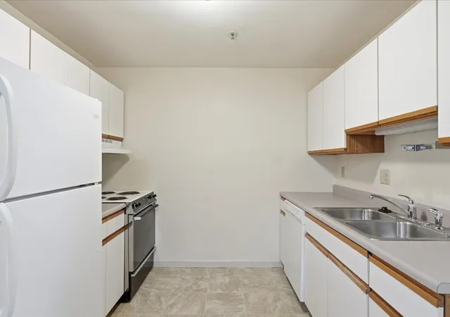 Photo 4 of Condo for sale at 187 Hildred Dr, Burlington, VT 05401 | MLS# 5106425 | Listing updated on 2026-08-24