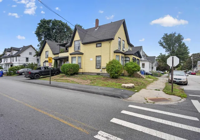 2nd image of 475 Wilson St, Manchester, NH 03103 | MLS# 5106438