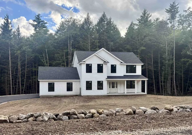 Photo 1 of Single family home for sale at 14 Caesars Rd, Mont Vernon, NH 03057 | MLS# 5106465 | Listing updated on 2026-08-25