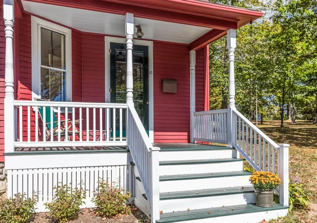 Photo 3 of Single family home for sale at 45 Lincoln Ave, Portsmouth, NH 03801 | MLS# 5106484 | Listing updated on 2026-09-14