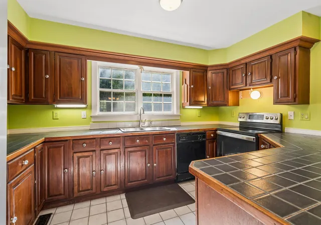Photo 3 of Single family home for sale at 37 Potash Hill Rd, Tunbridge, VT 05077 | MLS# 5106487 | Listing updated on 2026-08-25