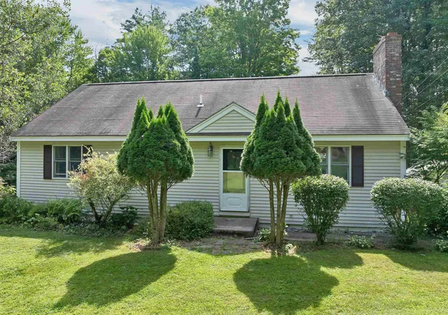 Photo 3 of Single family home for sale at 13 Winona Shores Rd, Meredith, NH 03253 | MLS# 5106526 | Listing updated on 2026-09-15