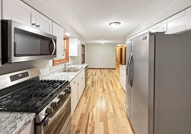 Photo 3 of Sale Pending at 192 East Cobble Hill Rd, Barre Town, VT 05641 | MLS# 5106527 | Listing updated on 2026-08-31