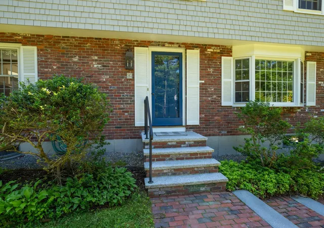 Photo 3 of Single family home for sale at 6 Ambler Wy, Durham, NH 03824 | MLS# 5106529 | Listing updated on 2026-09-01
