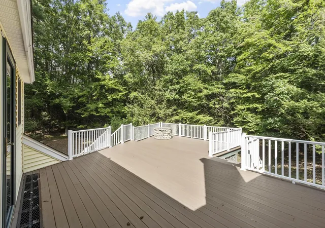3rd image of 40 Cleveland Hill Rd, Brookline, NH 03303 | MLS# 5106535