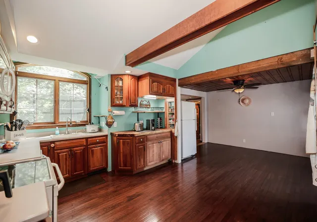 4th image of 10 Kendall Pond Rd, Derry, NH 03038 | MLS# 5106546