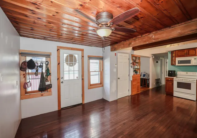 5th image of 10 Kendall Pond Rd, Derry, NH 03038 | MLS# 5106546