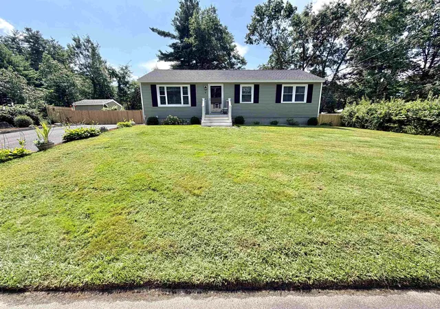 Photo 2 of Sale Pending at 9 Pacific Blvd, Nashua, NH 03062 | MLS# 5106570 | Listing updated on 2026-08-31