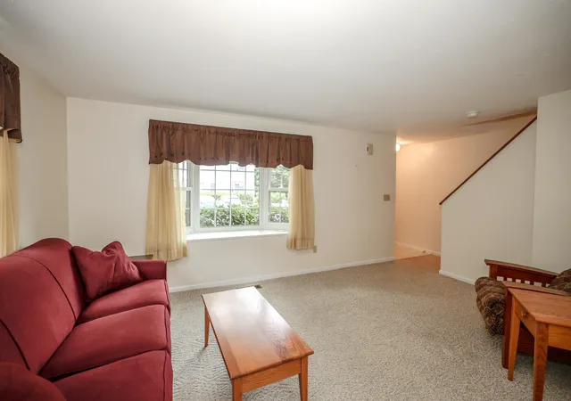 2nd image of 1b Arabian Ct, Goffstown, NH 03045 | MLS# 5106577