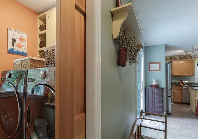 Photo 4 of Single family home for sale at 548 Crow Hill Rd, Chester, VT 05143 | MLS# 5106579 | Listing updated on 2026-09-11