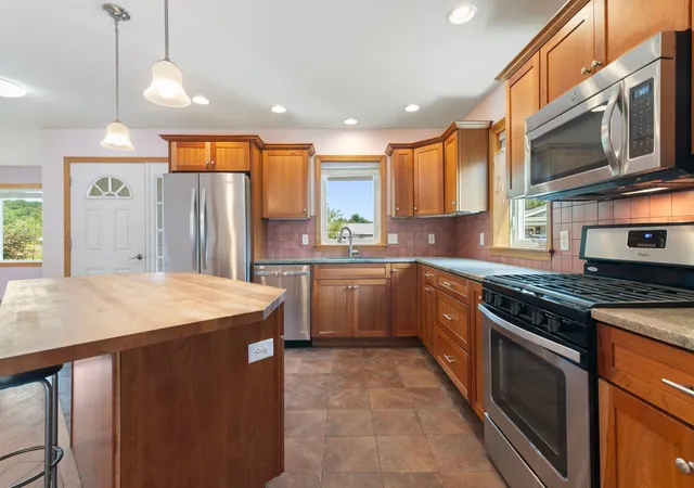Photo 3 of Single family home for sale at 162 Buttonwood Dr, Brattleboro, VT 05301 | MLS# 5106580 | Listing updated on 2026-08-27