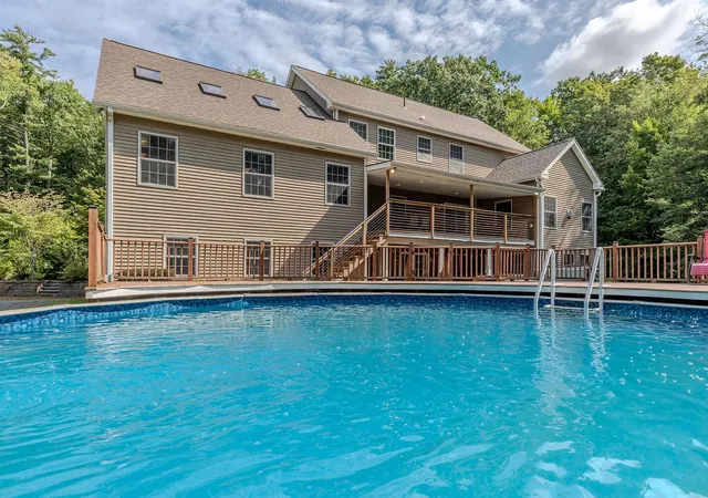 Photo 4 of Single family home for sale at 134 Grapevine Ln, Pownal, VT 05261 | MLS# 5106582 | Listing updated on 2026-08-26