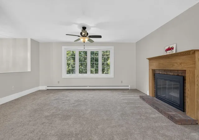 Photo 3 of Sale Pending at 31 Woodhawk Wy, Litchfield, NH 03052 | MLS# 5106603 | Listing updated on 2026-09-03