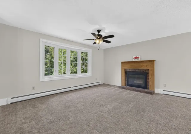 Photo 3 of Sale Pending at 31 Woodhawk Wy, Litchfield, NH 03052 | MLS# 5106603 | Listing updated on 2026-09-03