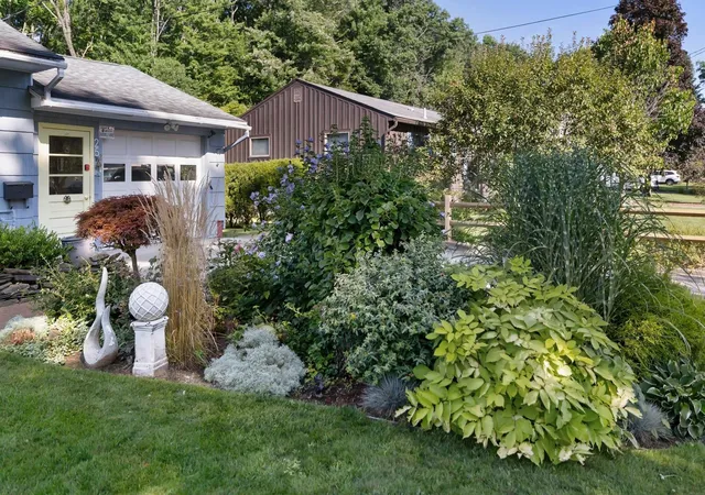 Photo 3 of Single family home for sale at 25 Mills Ave, South Burlington, VT 05403 | MLS# 5106605 | Listing updated on 2026-08-29