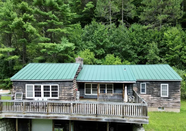 Photo 2 of Single family home for sale at 10523 Pomfret Rd, Pomfret, VT 05053 | MLS# 5106607 | Listing updated on 2026-08-26