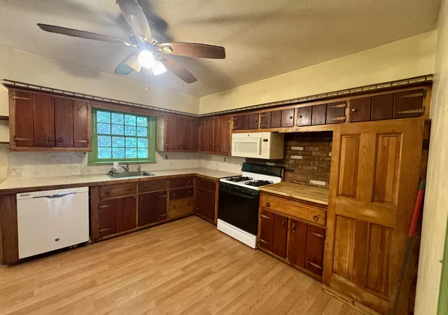 Photo 3 of Single family home for sale at 10523 Pomfret Rd, Pomfret, VT 05053 | MLS# 5106607 | Listing updated on 2026-08-26