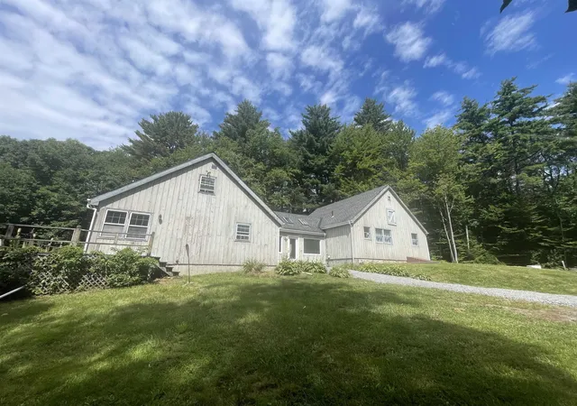 Photo 1 of Single family home for sale at 1752 East Dover Road Road, Dover, VT 05356 | MLS# 5106611 | Listing updated on 2026-10-05